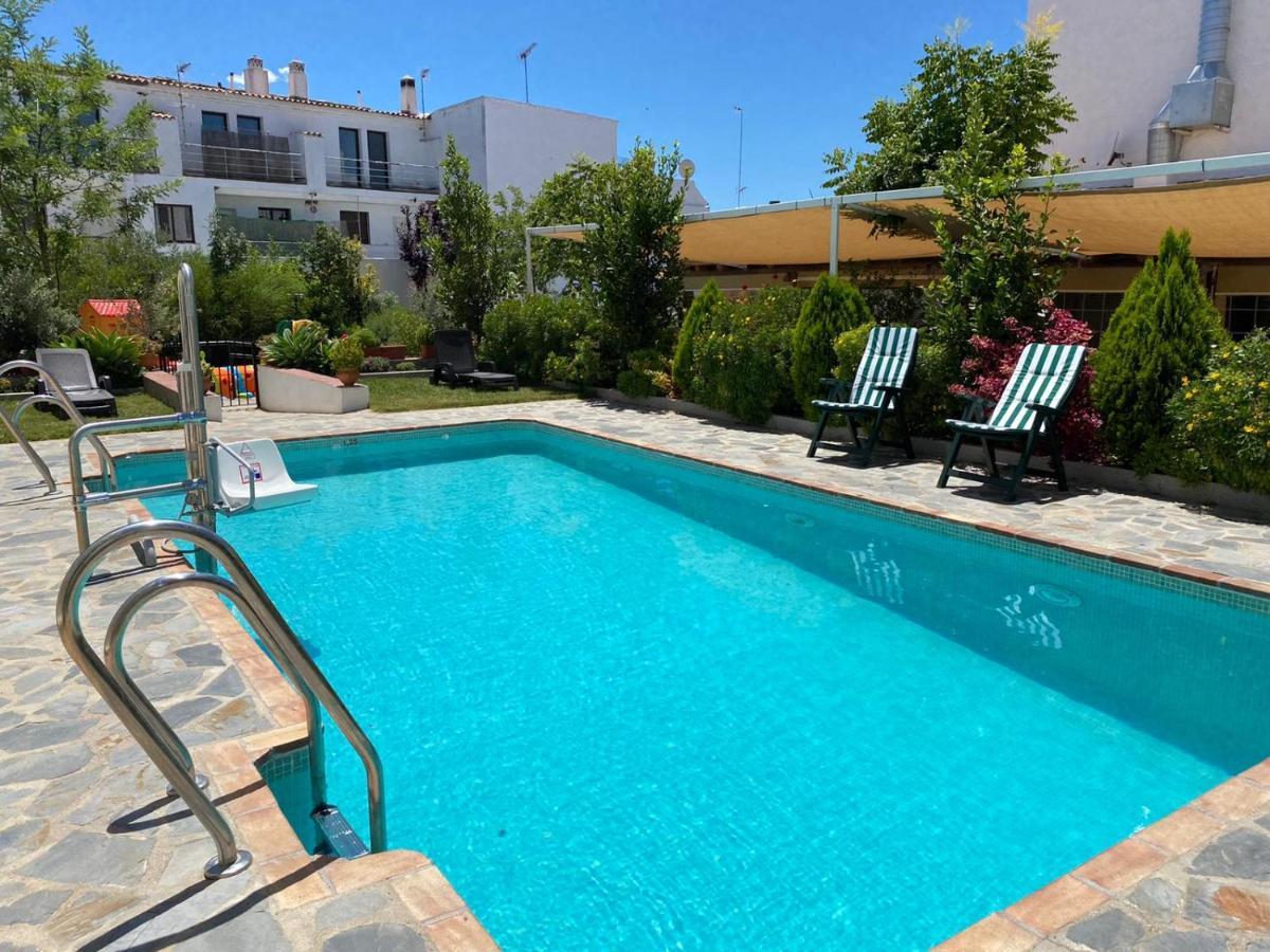 Hotel Entreolivos El Pedroso Luaran gambar