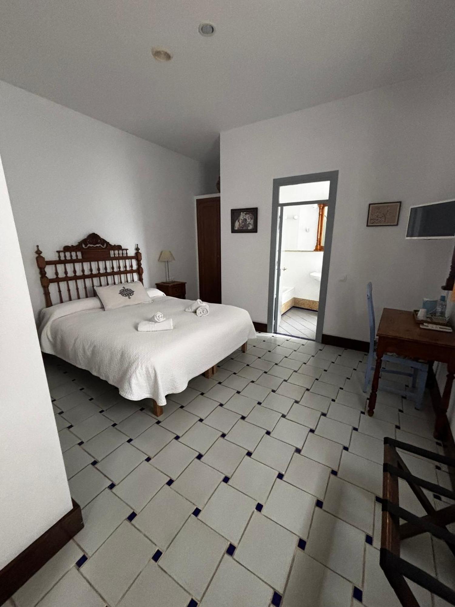 Hotel Entreolivos El Pedroso Luaran gambar