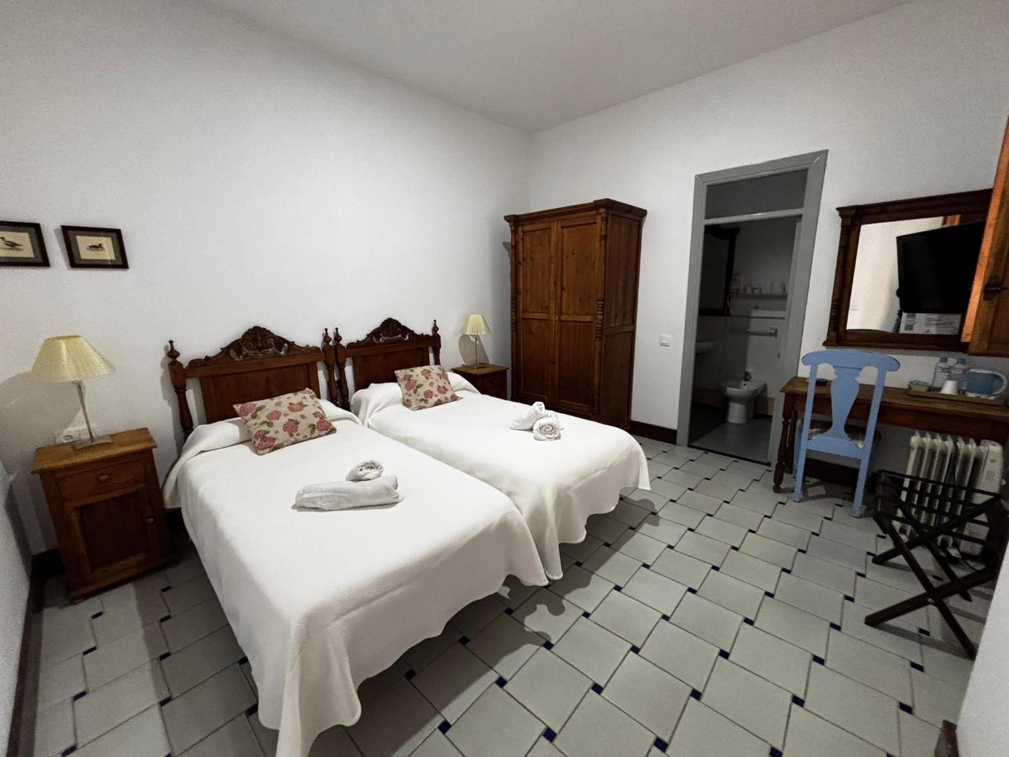 Hotel Entreolivos El Pedroso Luaran gambar