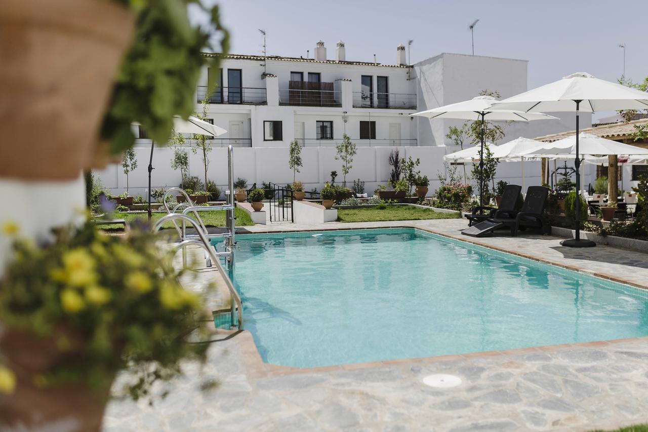 Hotel Entreolivos El Pedroso Luaran gambar