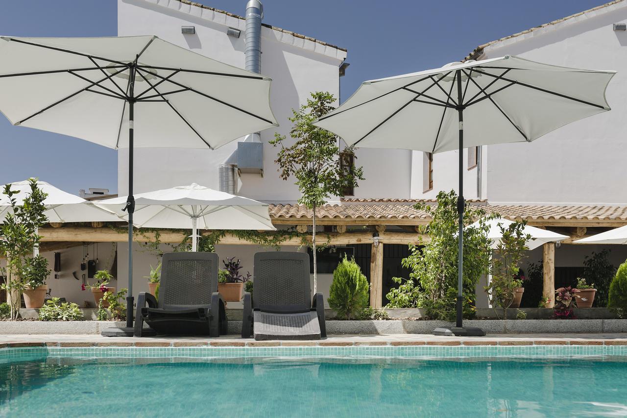 Hotel Entreolivos El Pedroso Luaran gambar