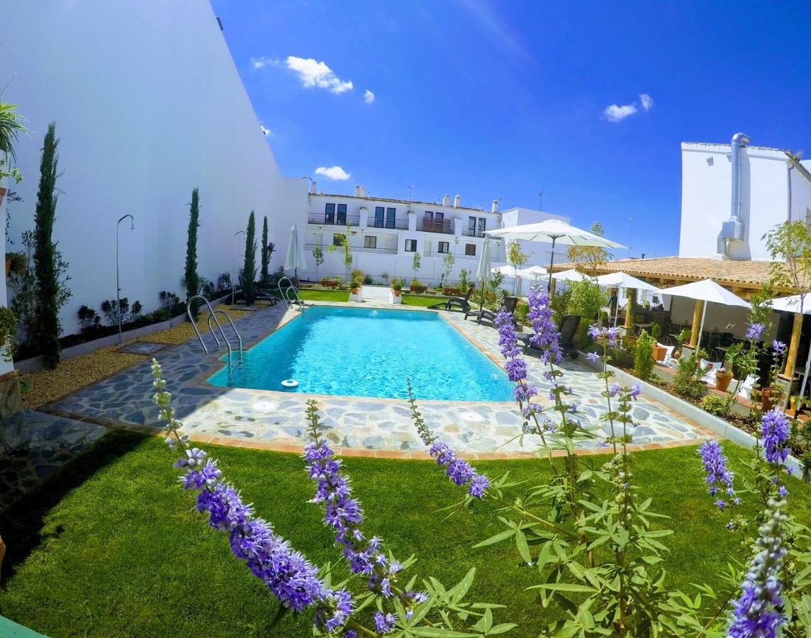 Hotel Entreolivos El Pedroso Luaran gambar