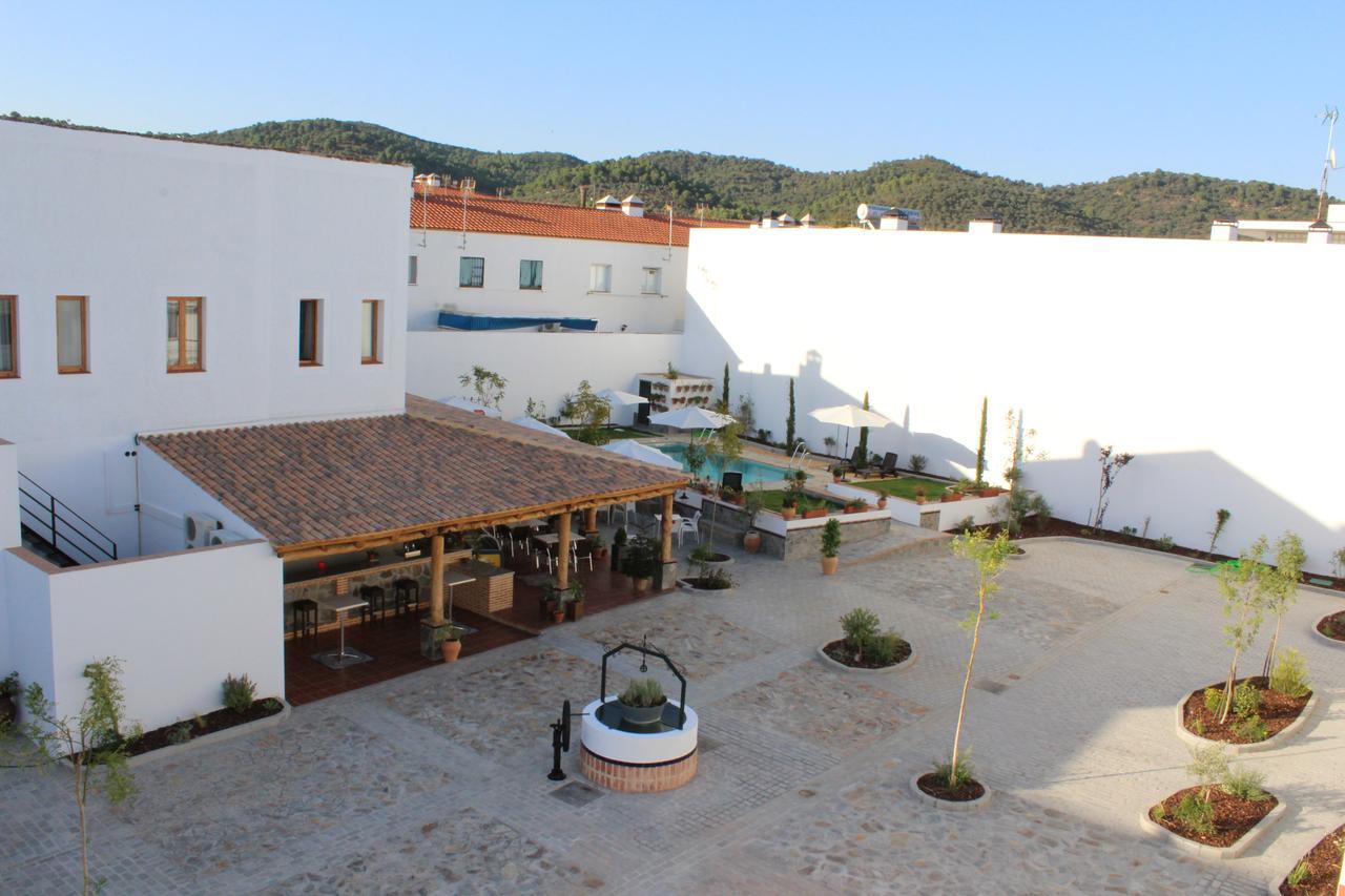 Hotel Entreolivos El Pedroso Luaran gambar